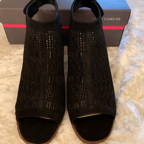 NWT Vince Camino Keannie Block Heals in Black 🖤 - Picture 2 of 4